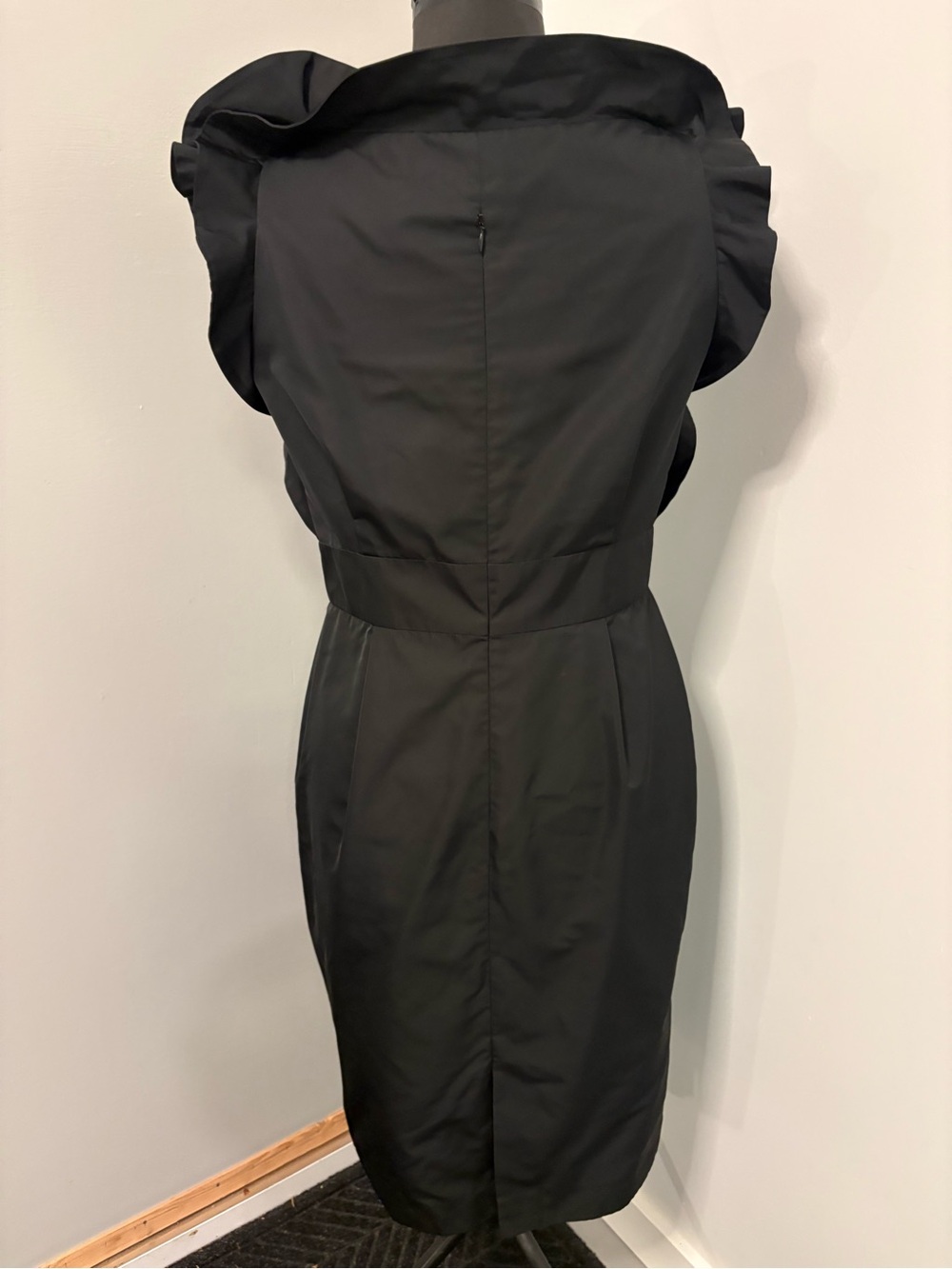 Brand new black Ruffle-Trim Sheath Dress - Women's Lida Baday - Picture 2 of 4